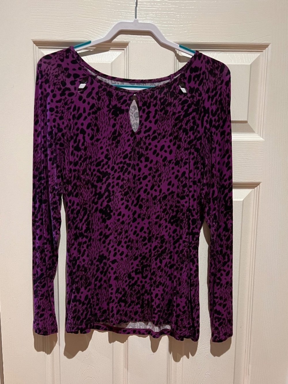 JENNIFER LOPEZ Purple Painterly Leopard Keyhole Cutout Top XL